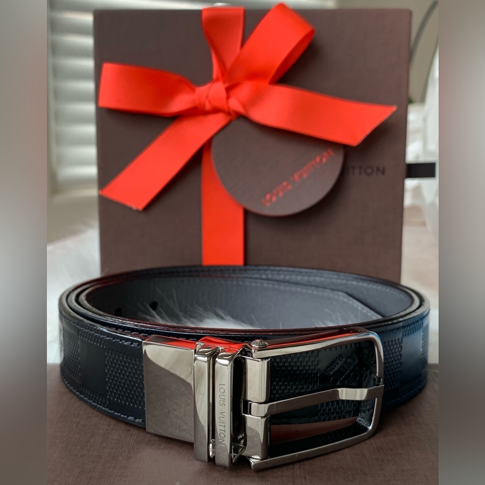 Louis Vuitton “CE Boston 30 Reverse Noir Belt 105”